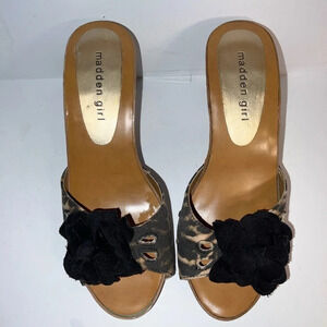 Madden Girl, Kizzez, 8, open toe 3.75”clog , stud animal print, 3D black flower